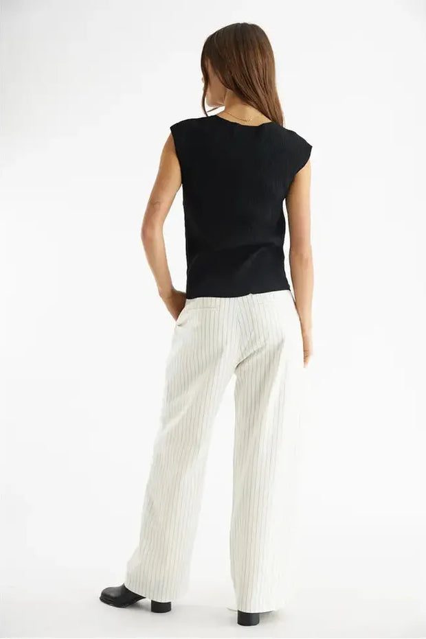 The Black Lee Top