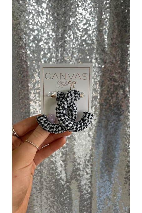 Reese Houndstooth Statement Hoop Earrings in Black & White